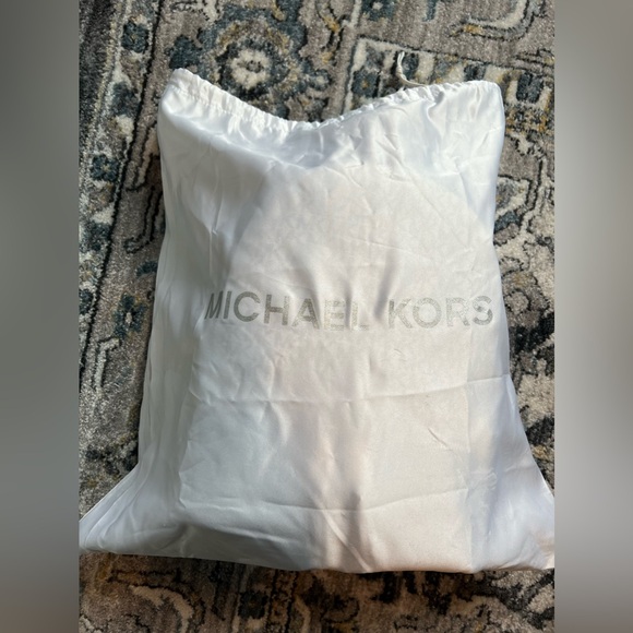 michael kors backpack - Picture 5 of 7